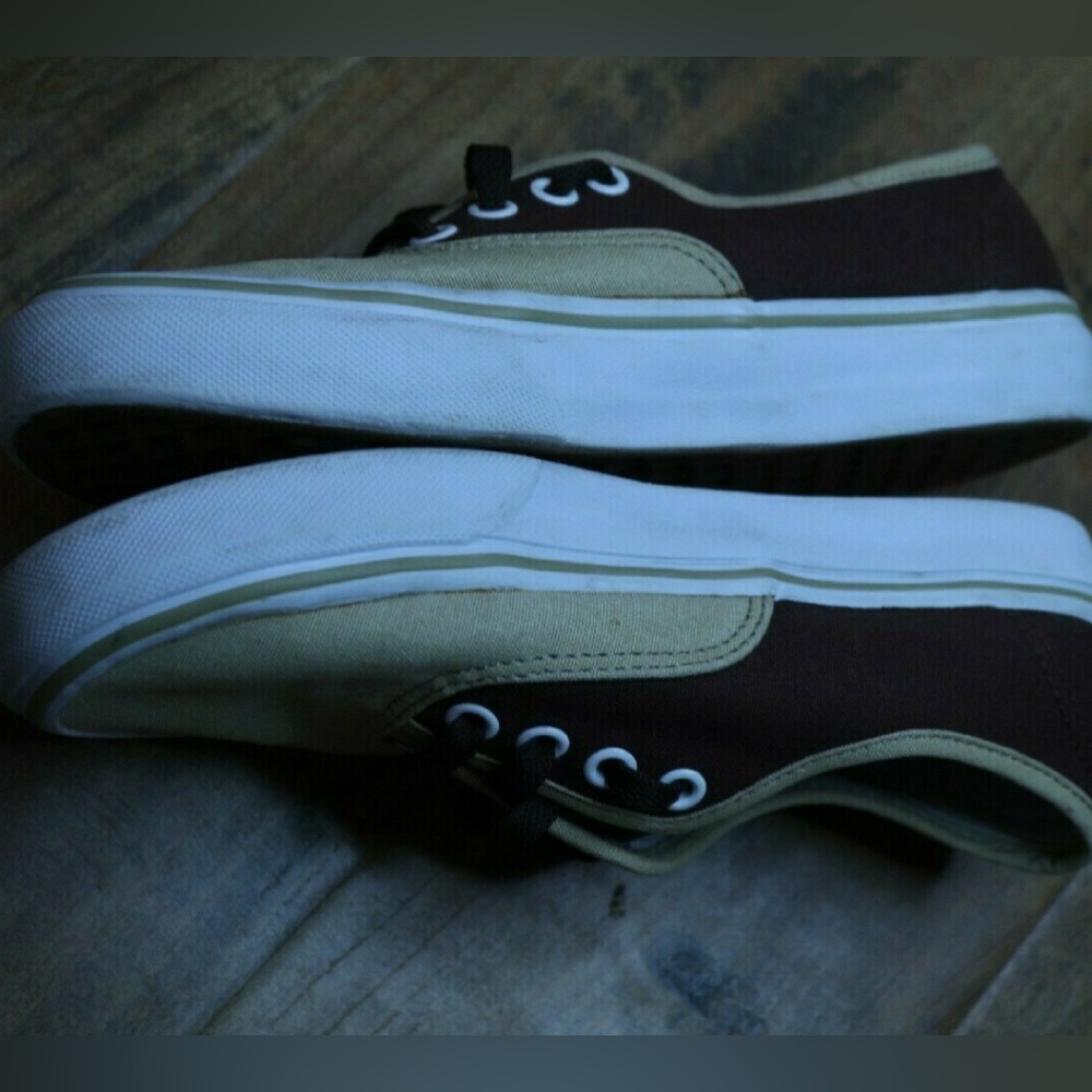 Custom Design Vans - Picture 9 of 14